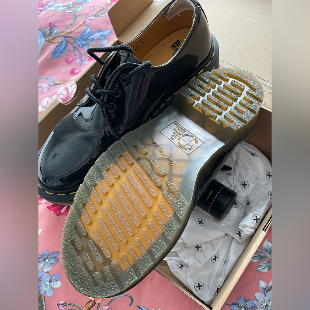 Doc Martens 1461 Black Patent Womens 7 - Picture 3 of 9